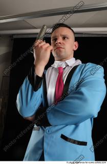 09 2018 01 MIKAEL GOOD AGENT WITH GUN